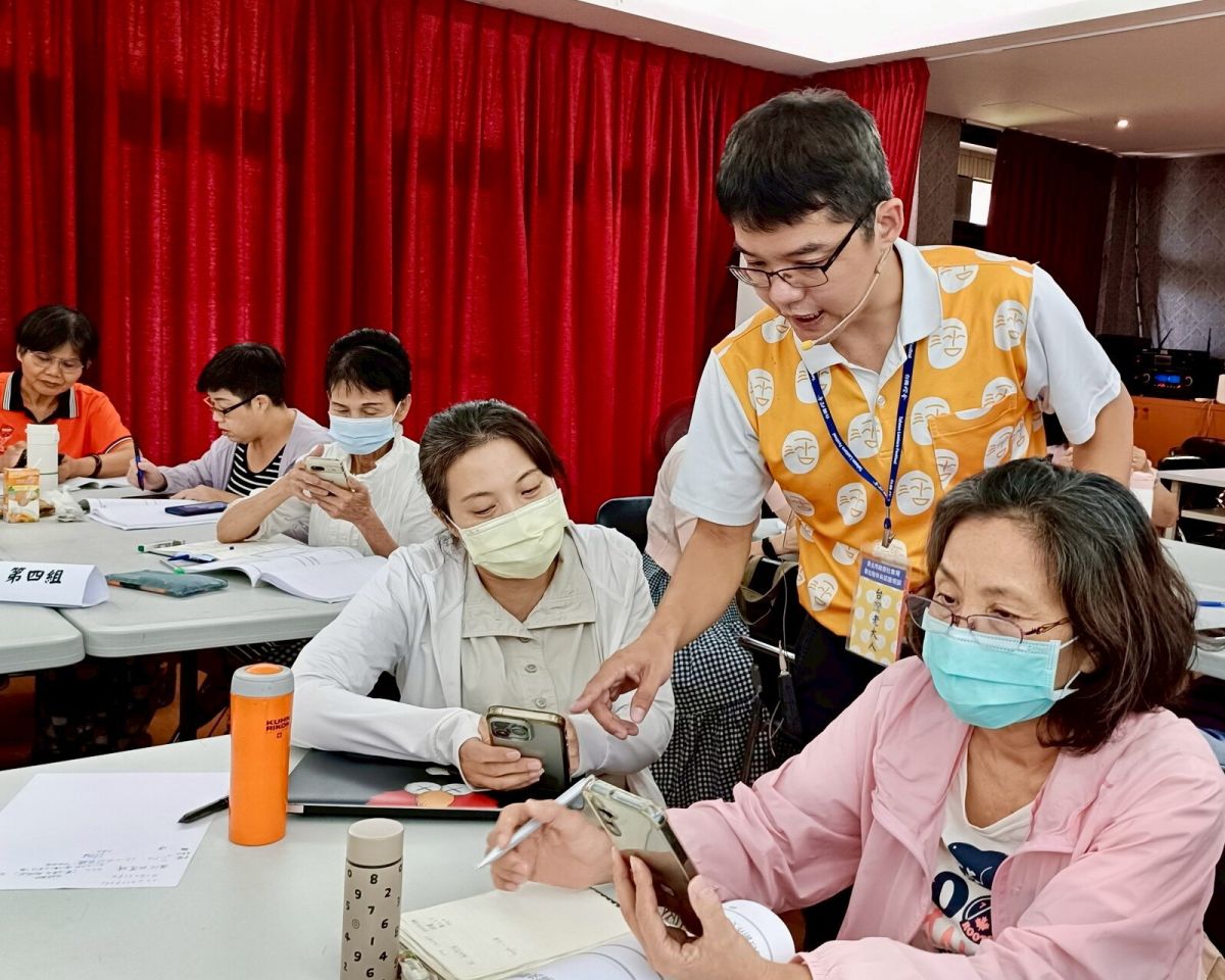 新北培訓數位陪伴員　助長輩跨越智慧生活門檻
