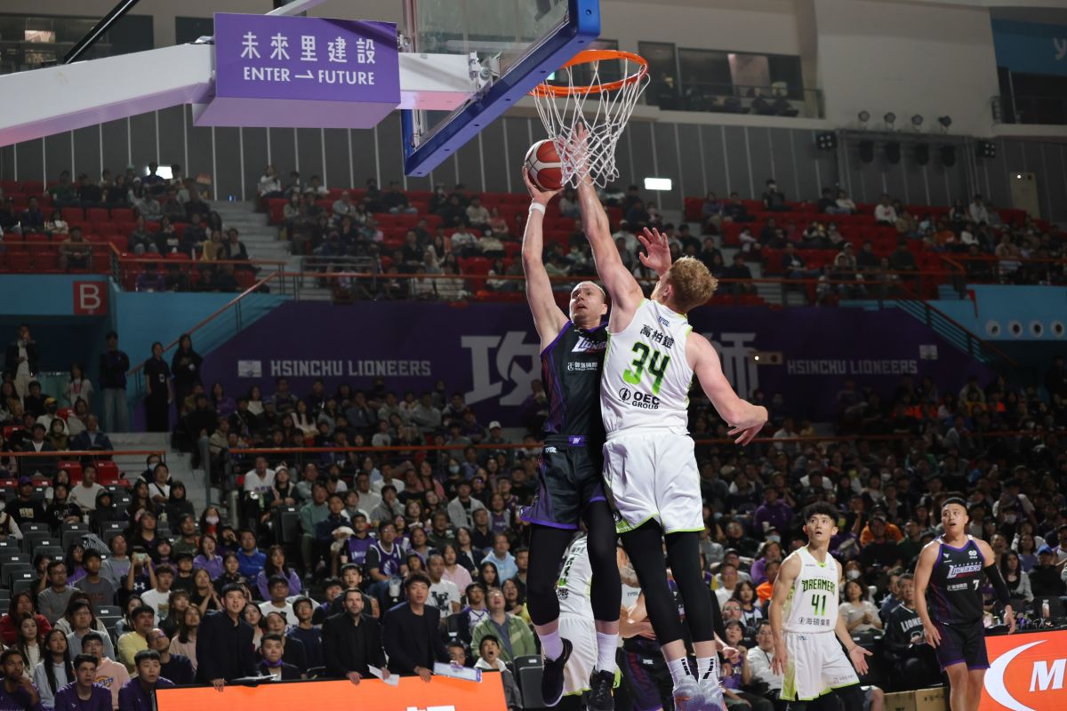 圖／終場攻城獅以90：85力退夢想家，成功終止近期四連敗。（記者陳志豪攝）