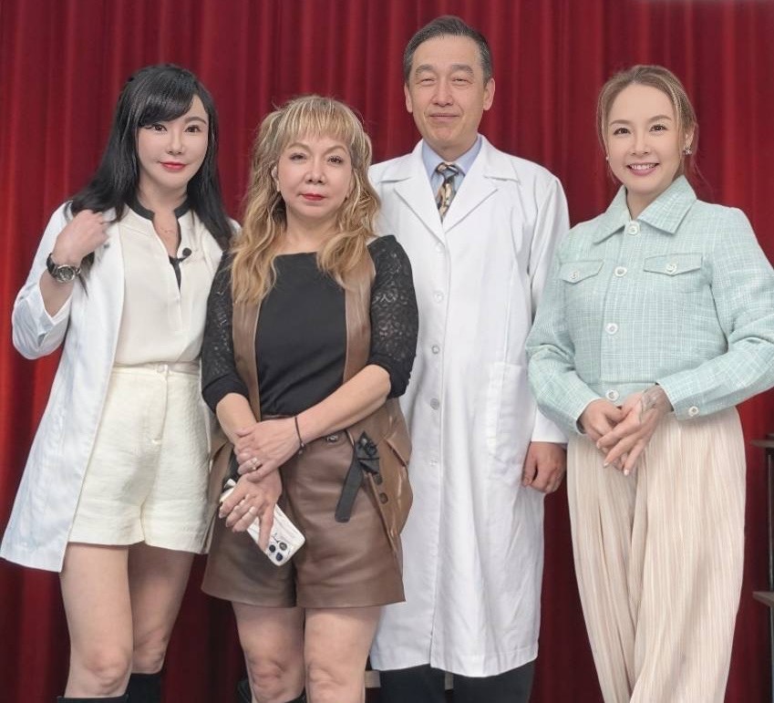圖／陽光璨亮生醫創辦人莊斯棋（左起）與萁媽和劉致明院長在許聖梅節目大聊變美的故事。（陽光璨亮生醫提供）