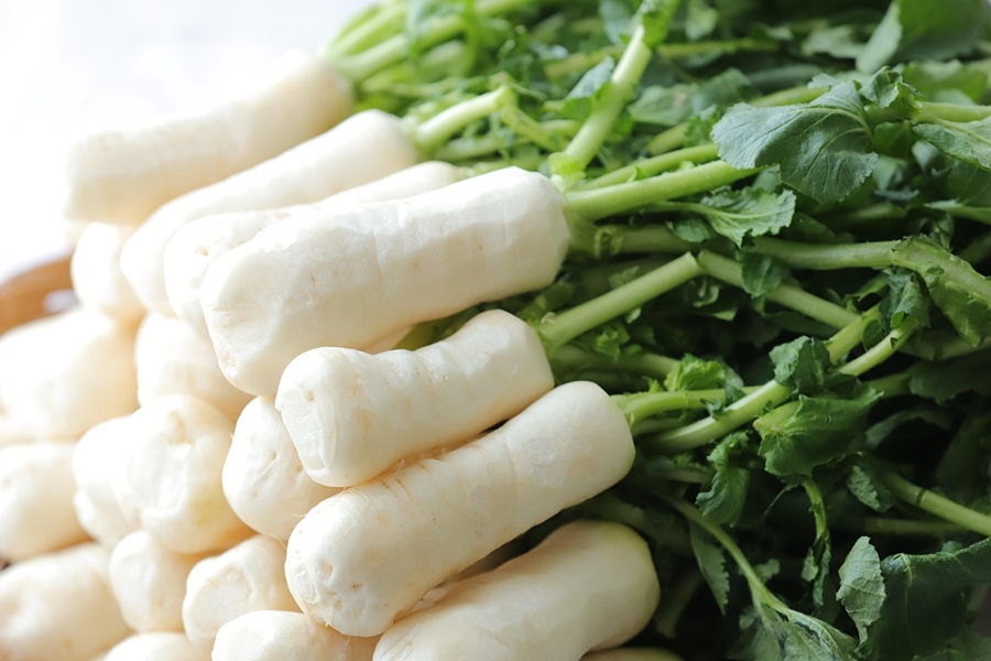 示意圖／韋恩表示，白蘿蔔葉子的營養素比白色部分高出許多。（擷取自免費圖庫Pixabay）