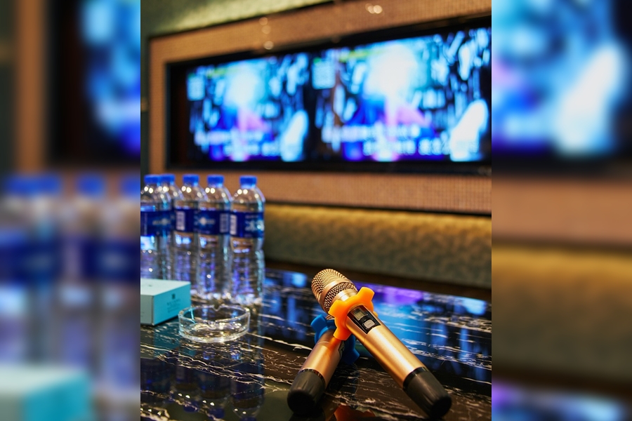 示意圖/酒店妹分享恩客的桌布,十之八九都是放家庭的合照。(擷取自免費圖庫Pixabay)