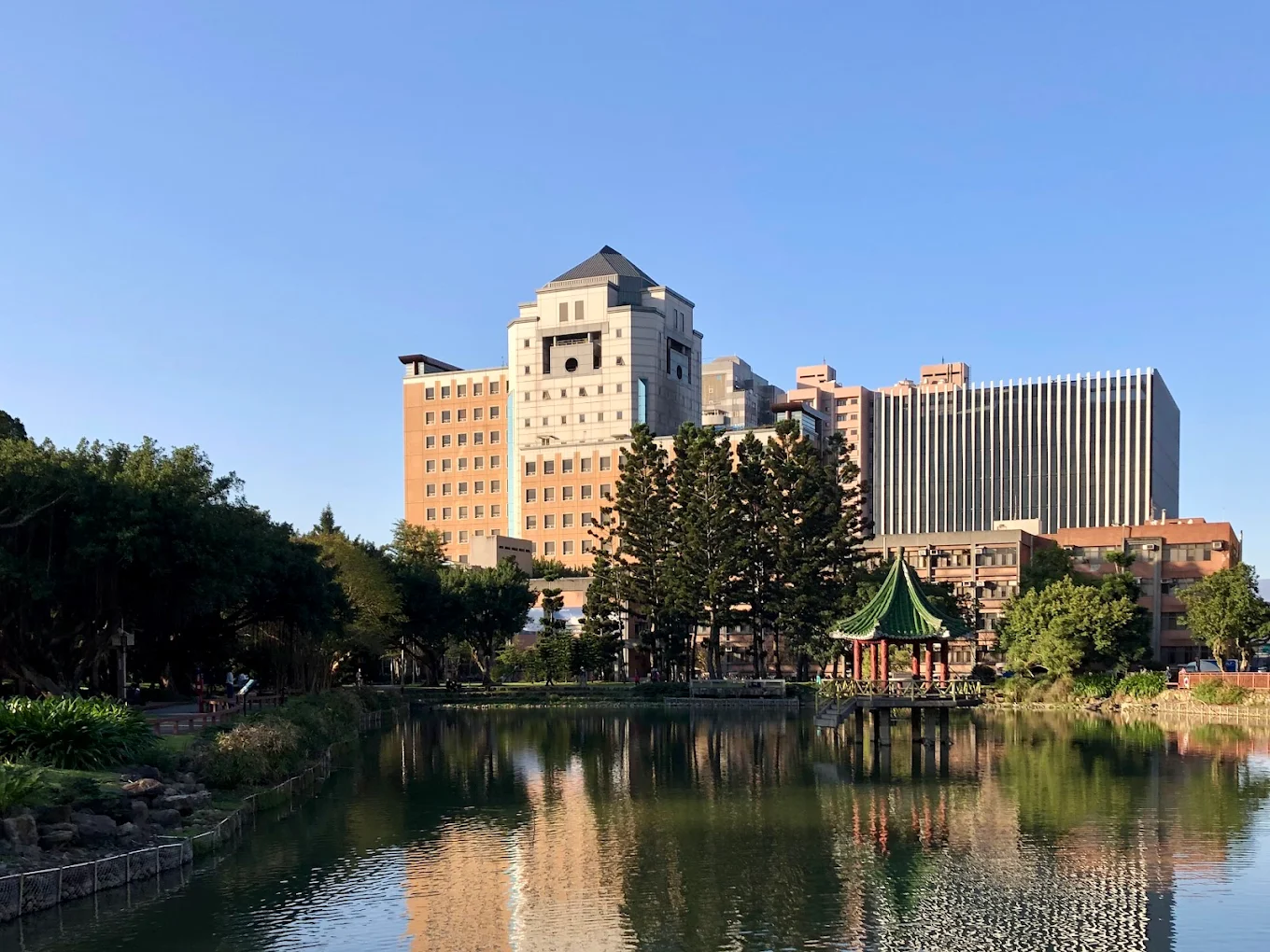 圖／學生們將享有長達 65天的超長假期，堪稱史上最早、最長的寒假。（翻攝 Google Maps）