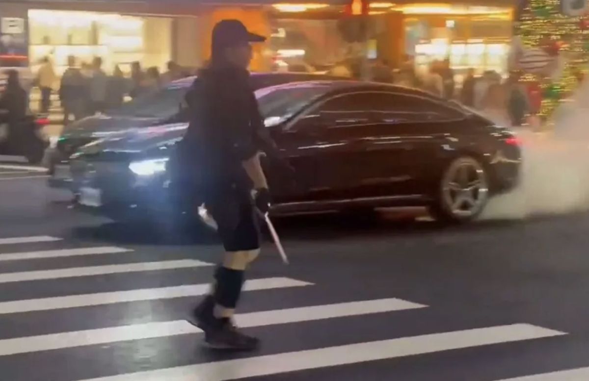 圖／台北市１９日發生隨機砍人事件。警方指出，涉案者為因妨害兵役遭通緝的２７歲男子張文。（民眾提供）