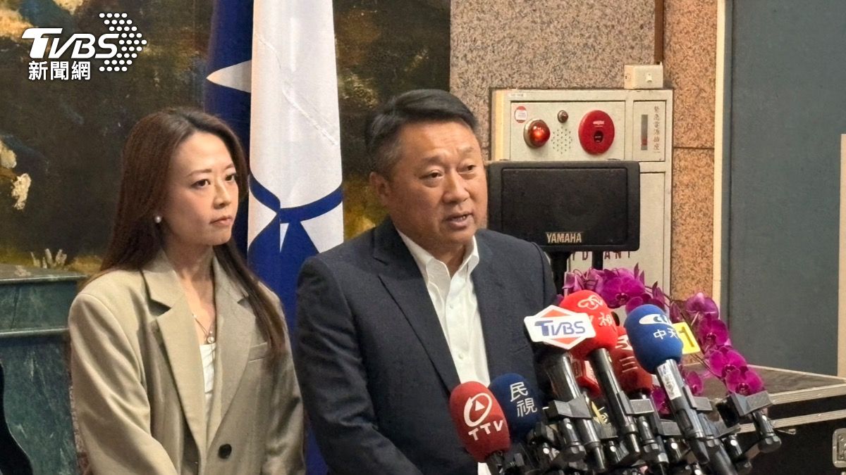 圖/國民黨組發會主委李哲華(右)。(TVBS 提供)