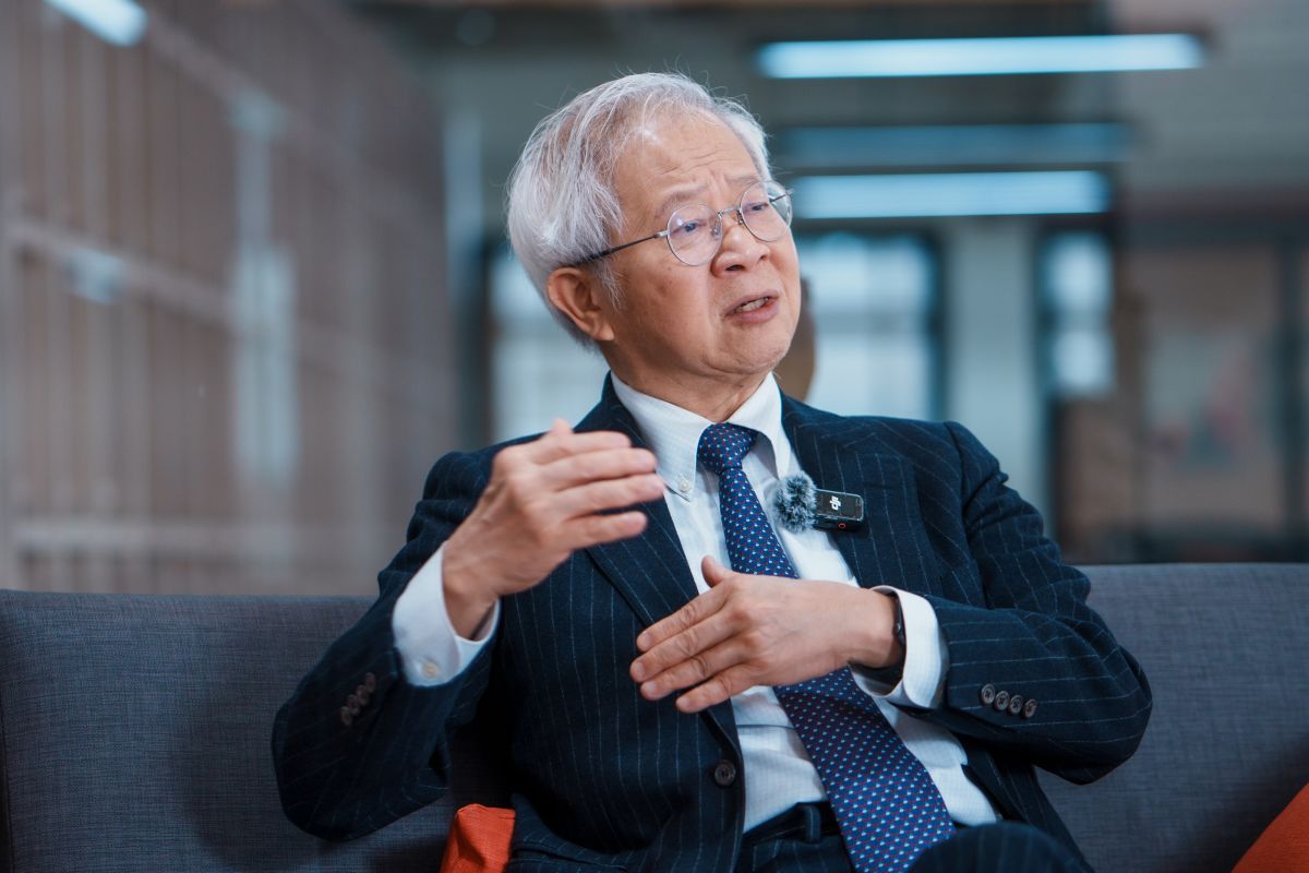 圖/長庚大學湯明哲校長表示,電腦發明對企業的影響有三個時代。(長庚大學 提供)