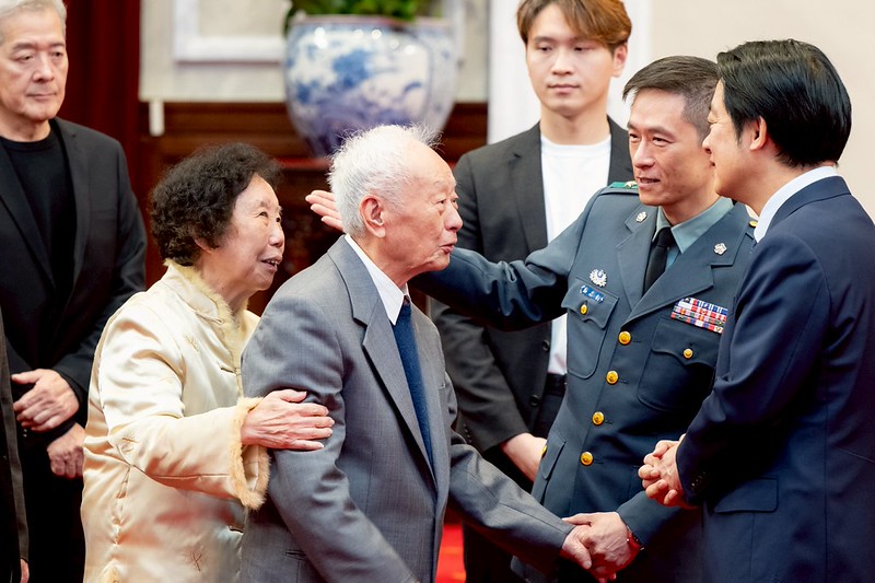 圖/賴清德總統感謝現場的寶眷。(總統府提供)