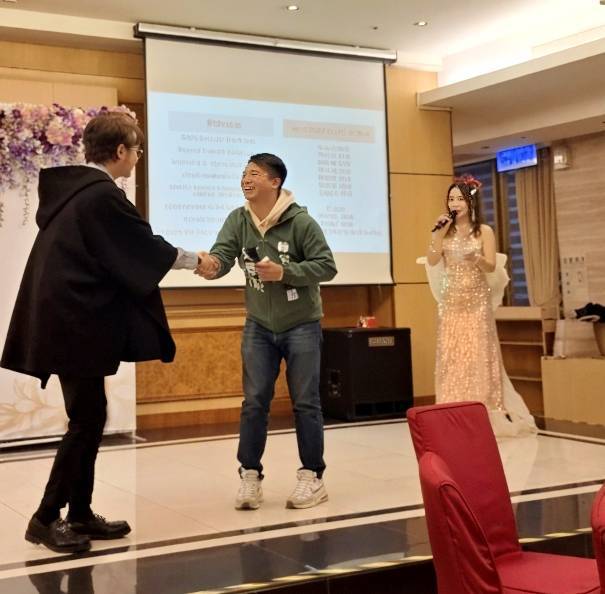圖／社團法人台灣楊金發公共議題關懷紀念協會理事長楊朴睎（左）與議員參選人吳昇翰（中）都表示願全力為孩子打造更安全的成長環境。（社團法人台灣楊金發公共議題關懷紀念協會提供）