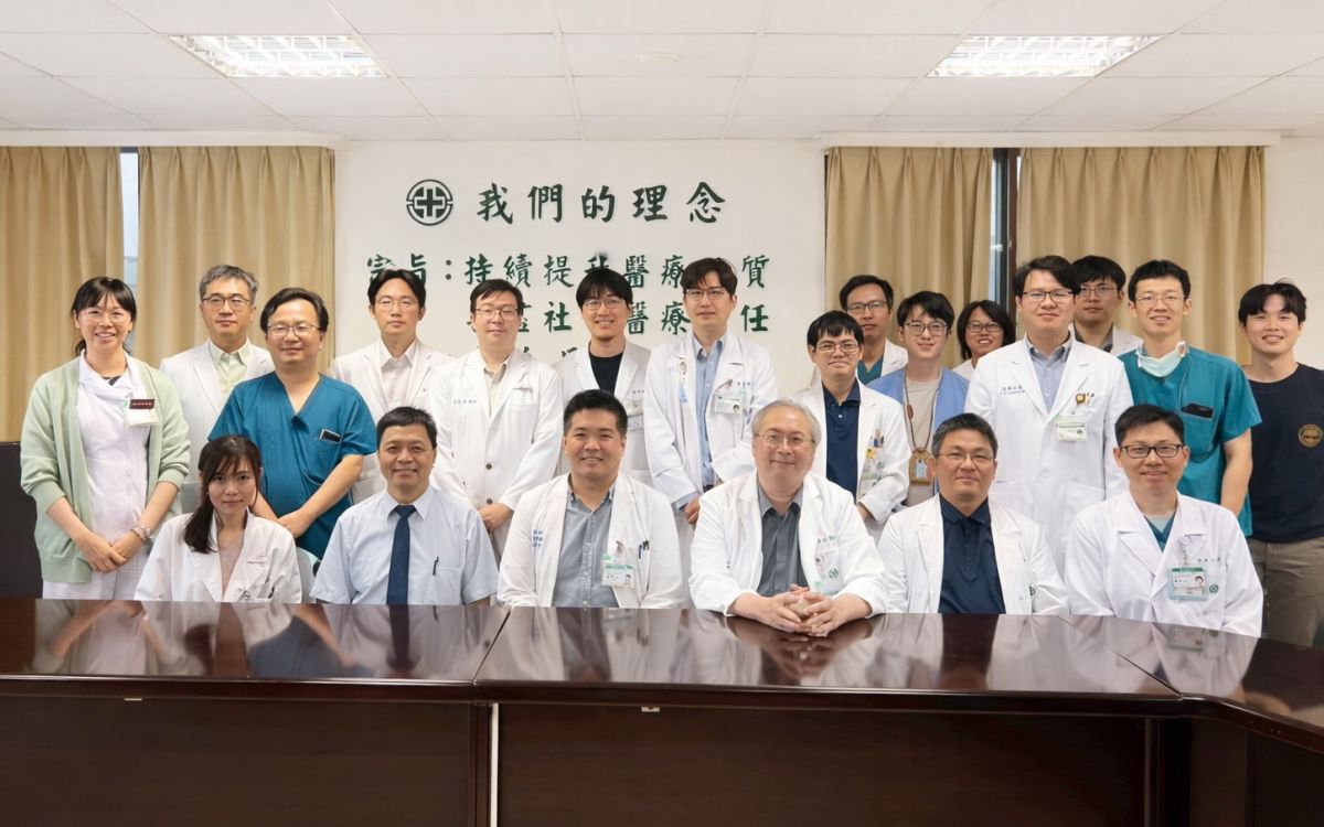 圖/亞東醫院強調,透過泌尿科、腫瘤科、放射腫瘤科及核醫科的跨科整合,能為晚期攝護腺癌病人提供更多治療選擇。(亞東醫院提供)