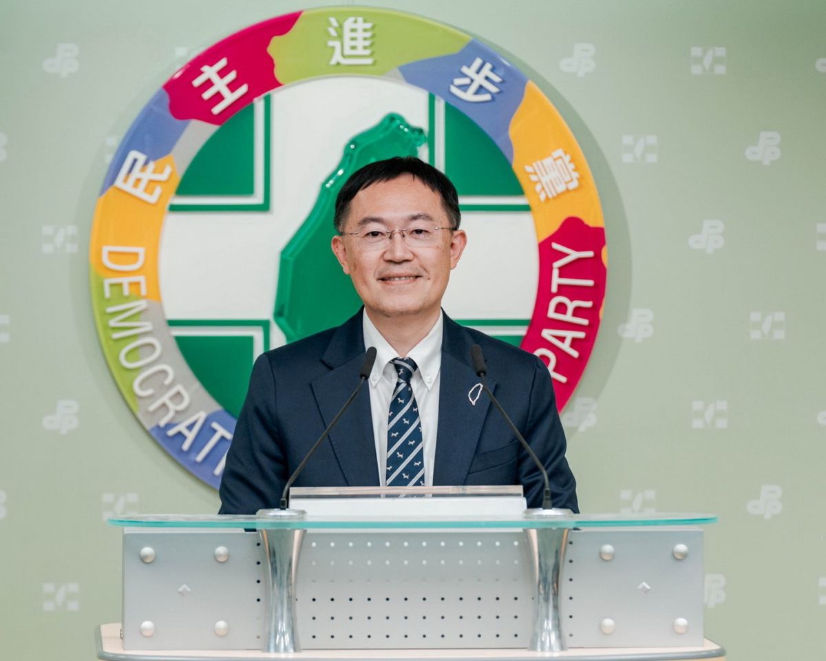 圖／李坤城直言，國民黨相關作為，也呼應了近期多家國外智庫對國民黨「逐步呼應中共敘事」的警示評析。（民進黨提供）