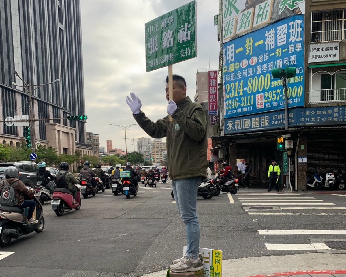 圖／張銘祐坦言父親離世後仍選擇回到台北繼續行程，並非不悲傷，而是希望完成父親最在意、也最放不下的事，「他的初選之路」。（張銘祐臉書）