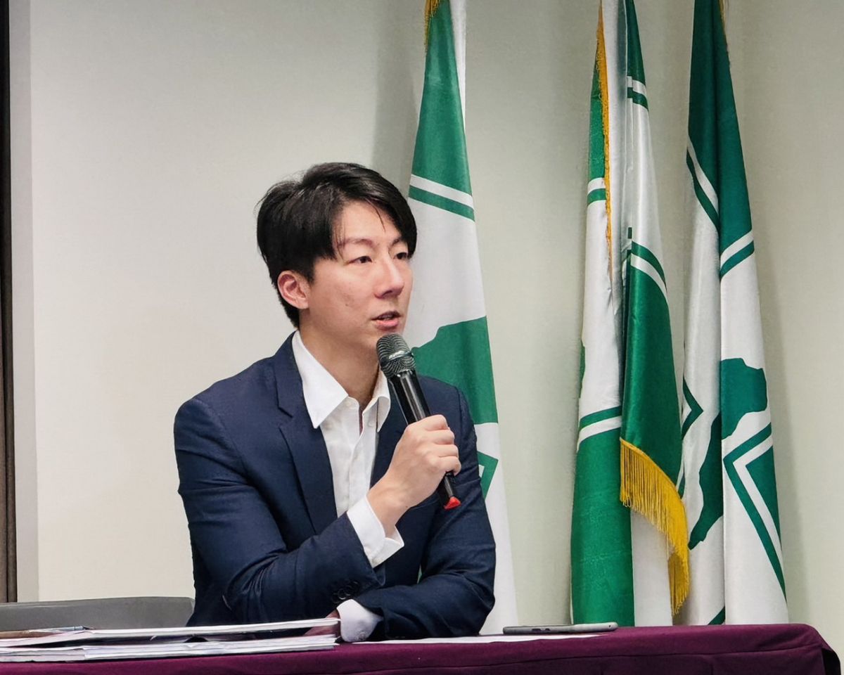 圖／民進黨發言人吳崢重申，任何將營建剩餘土石方直接傾倒於農地的行為均屬違法，政府將依法強力取締、絕不寬貸。（民進黨提供）