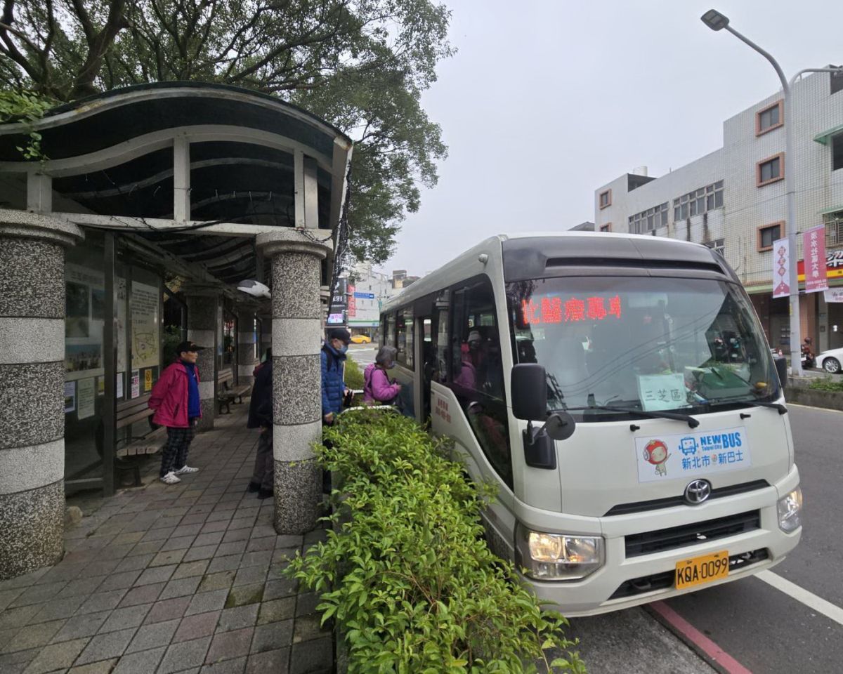 圖／石門醫療專車加入後，確實分擔三芝路線的需求，但最關鍵的問題仍在服務資訊不清。（新北市議員鄭宇恩服務處提供）