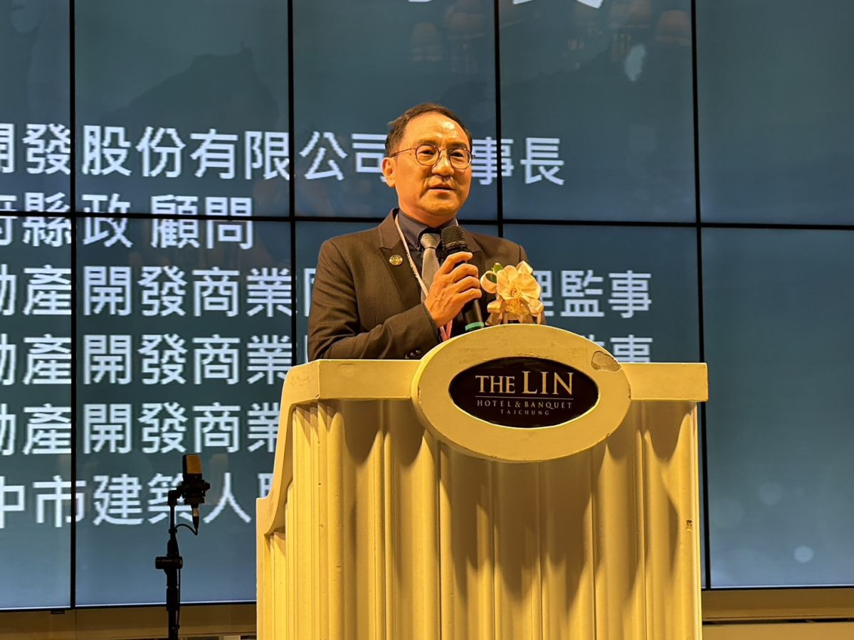 圖/林天財理事長期許將建築人的美學思維與創新精神帶入會務運作,結合產業趨勢與社會責任,讓東海 EMBA 校友會成為企業、社會與教育之間更具影響力的平台。(東海大學提供)