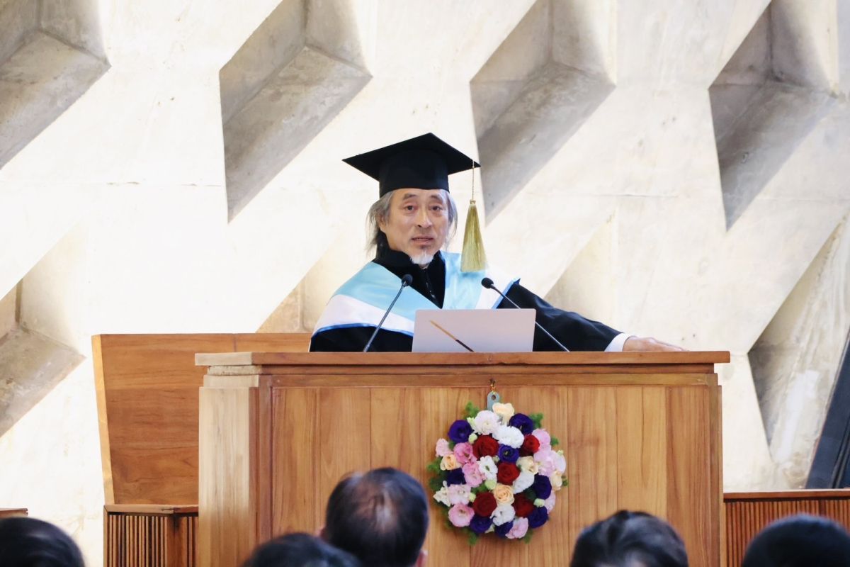 圖/姚仁喜談到東海大學三項形塑自己的珍貴要素—優美的校園環境、獨特的精英師長,以及國際而自由的氛圍。(東海大學 提供)