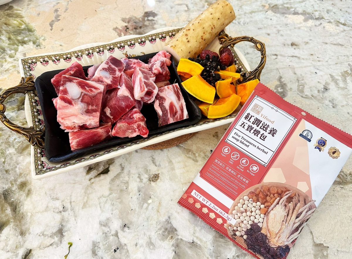 圖／紅潤滋養五寶燉包搭配簡單食材即可料理出好湯。(頤珍宮膳 提供)