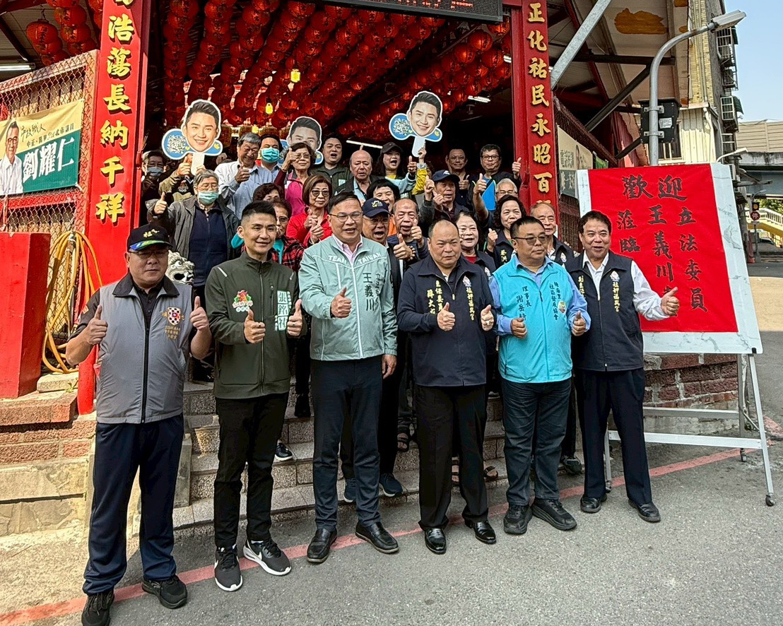 圖/今日活動由福興宮主任委員薛大盛、理事長謝岳錡、副主委謝玉成與廟方幹部,以及糖廍里社區發展協會成員全程的陪同。(張銘祐提供)