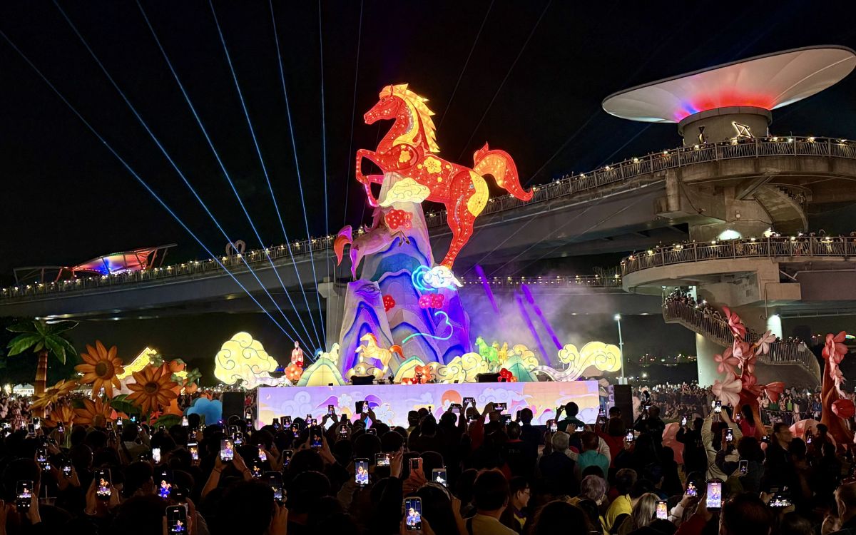 ▲圖/馬年主燈「勁馬奔騰 新北Hi Light」。(新北市政府民政局提供)