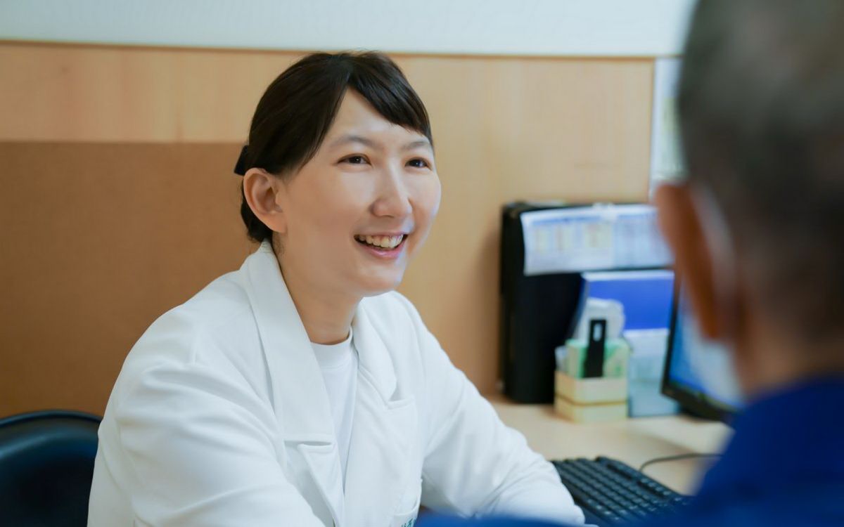 圖／台北慈濟醫院中醫師林亞萱提醒，節慶享用湯圓應以「適量、細嚼慢嚥」為原則，避免一次大量攝取高油、高糖或糯米食品。（台北慈濟醫院提供）