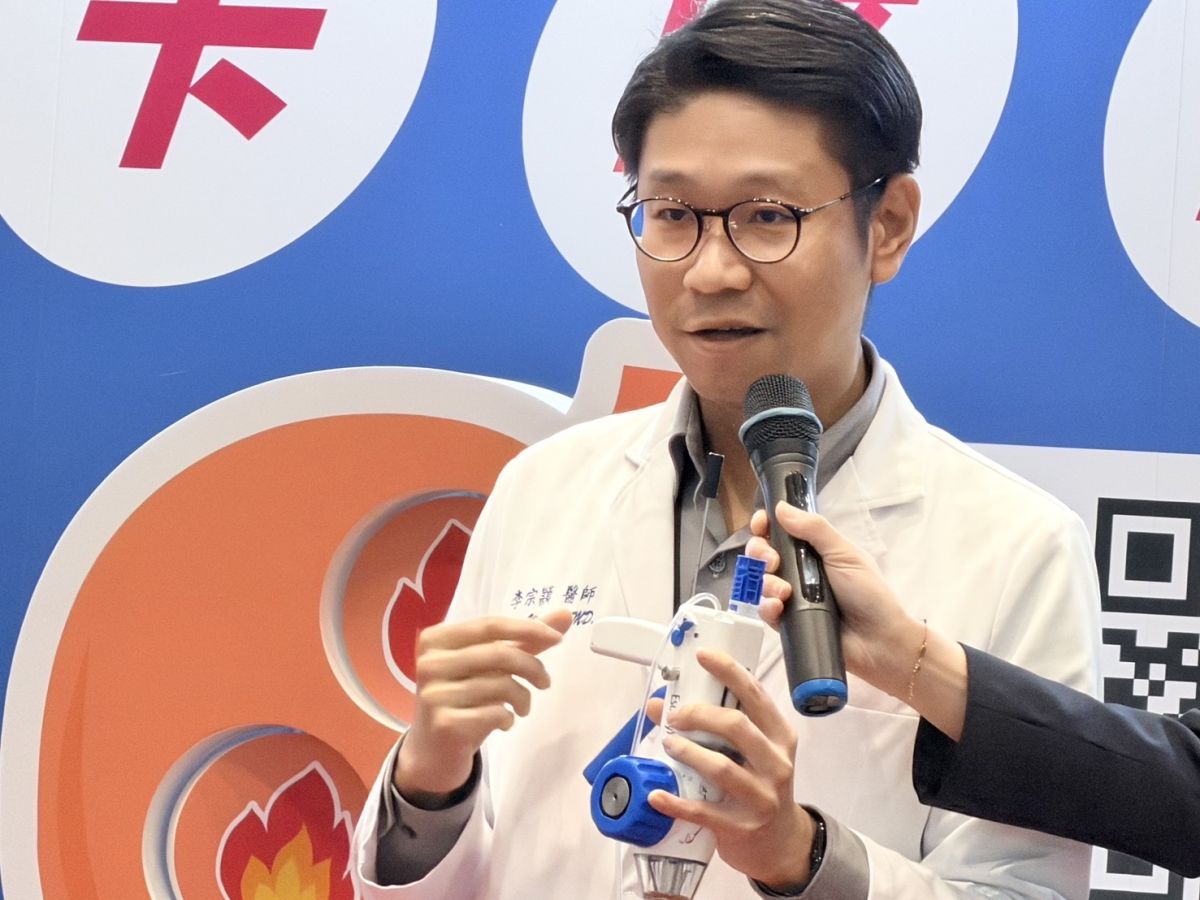圖／雙和醫院消化內科主任李宗頴說明，經口無疤痕胃摺疊術結合外科與內視鏡微創技術，從致病機轉著手改善逆流問題。（雙和醫院提供）