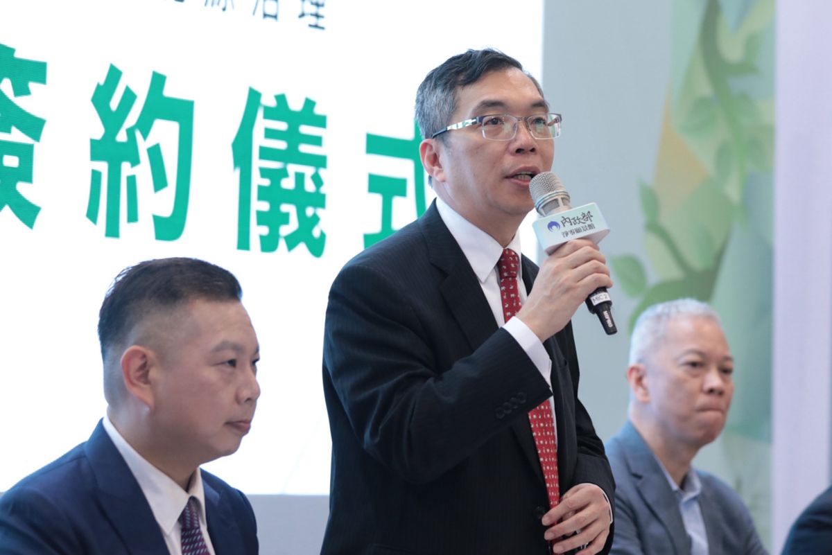 圖／簽約三方代表，左起睿田能源薛執行長、台智盟孟秘書長、AIH亞洲區陳執行長。（台智盟 提供）