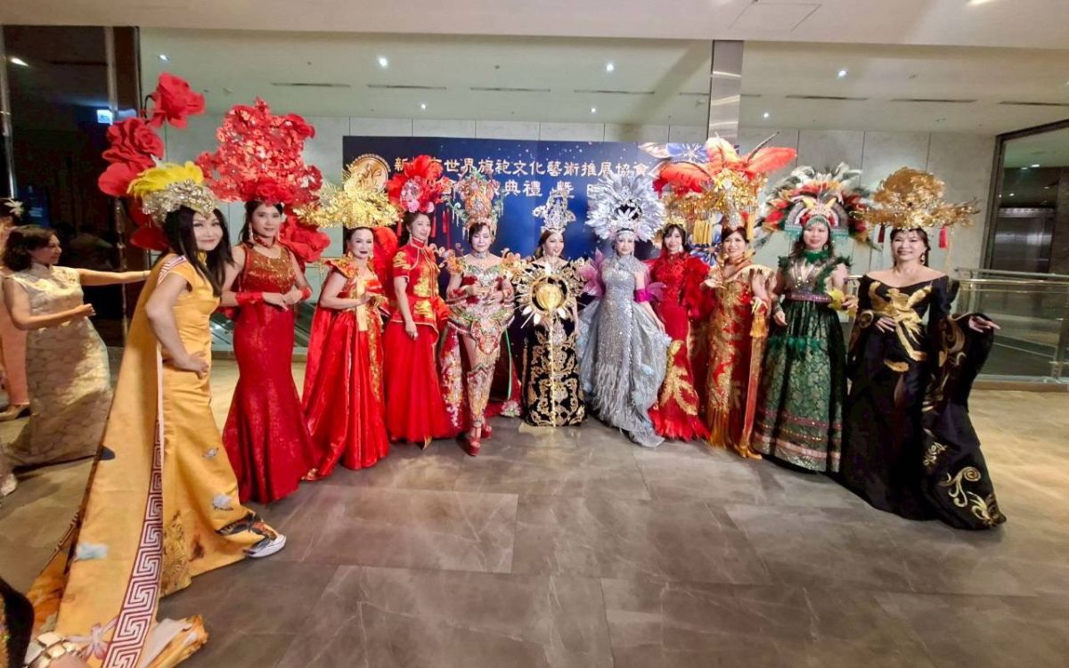 圖／會員身著典雅的旗袍登場，也成為就職典禮的亮點。（新北市世界旗袍文化藝術推展協會提供）