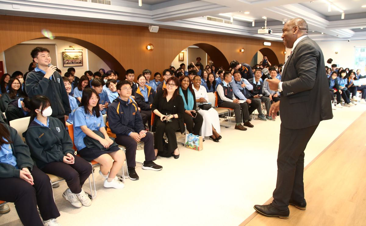 圖/竹林高中學生踴躍以全英語提問與回應,展現良好的語言實力與國際素養。(竹林高中提供)