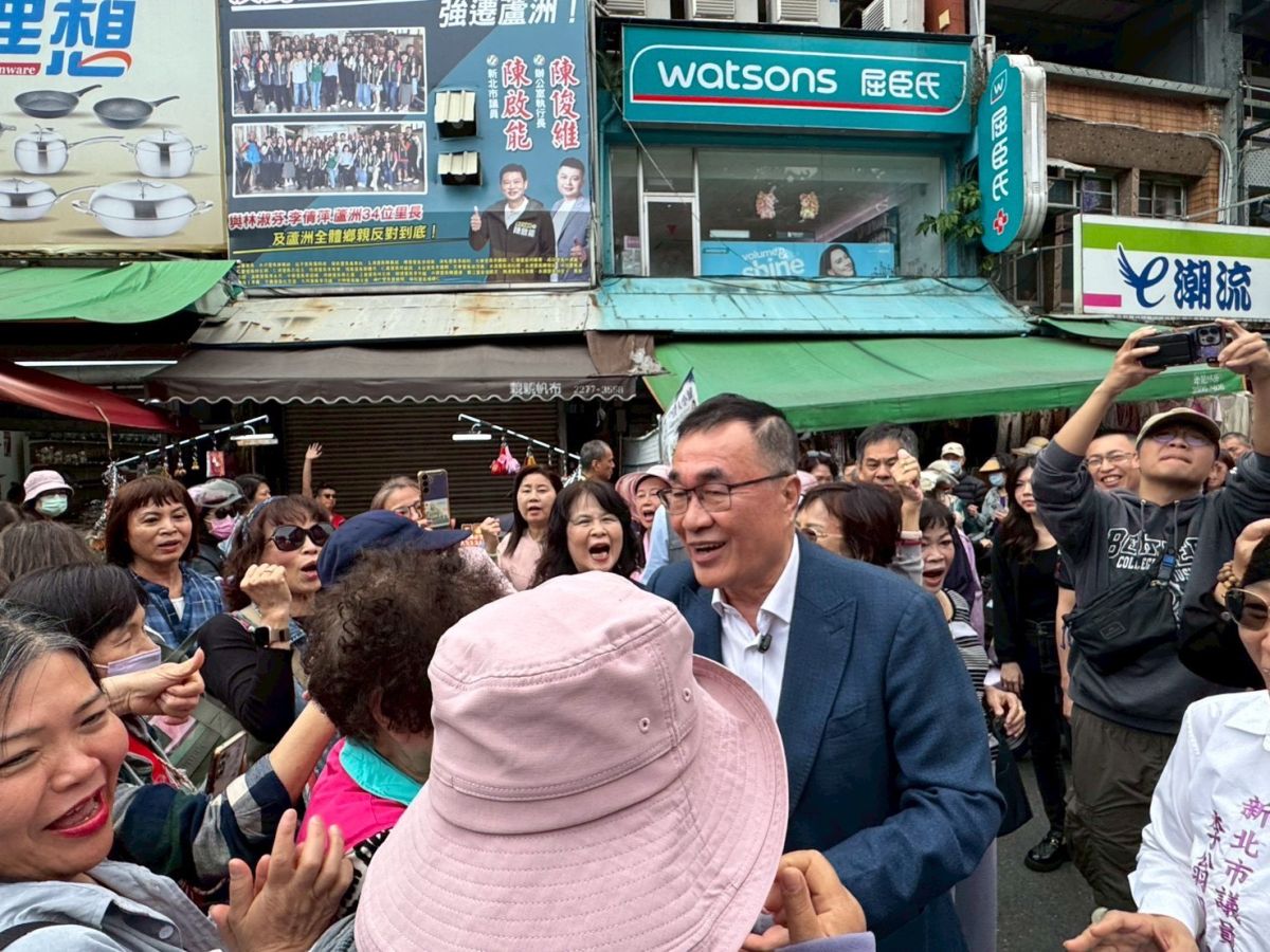 圖/國民黨參選人李四川直言,你的阿公、阿嬤如果住在沒有電梯的老舊公寓裡,你一定會了解我的感受。(資料照,李四川競選辦公室)