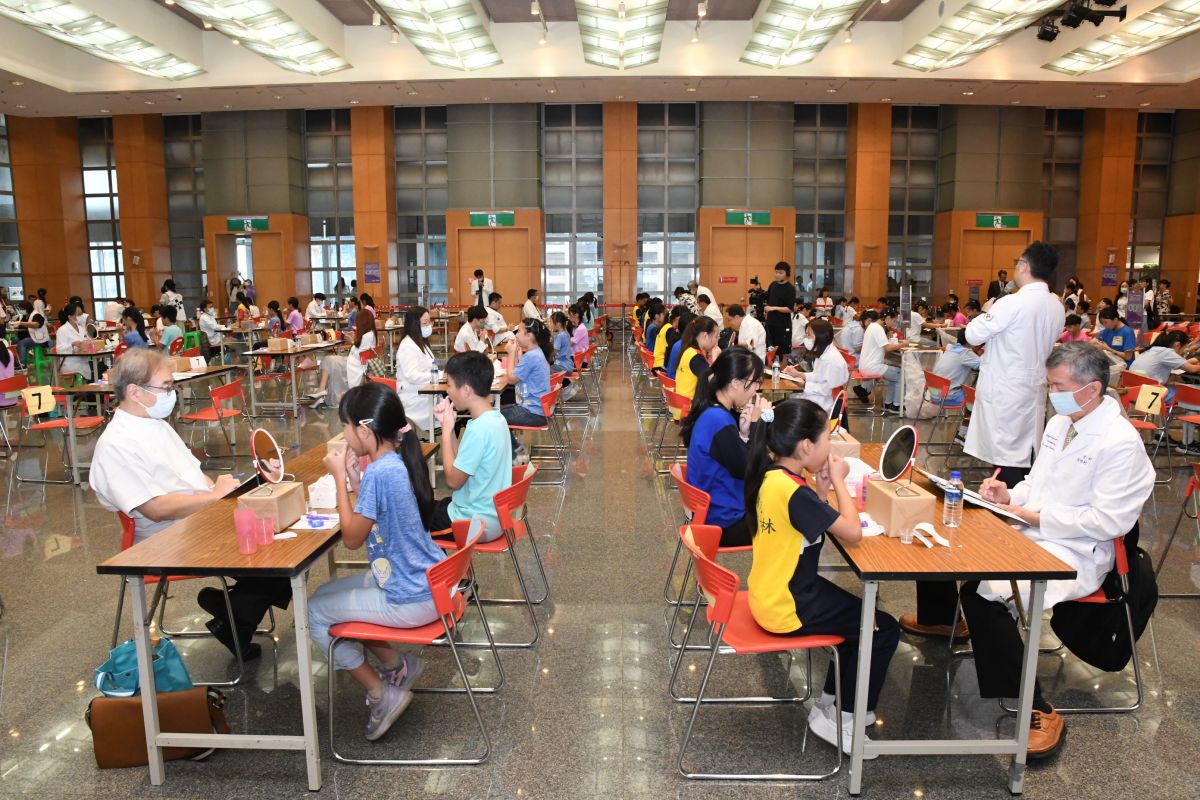 圖／新北市政府衛生局每年都攜手牙醫師公會舉辦國小學童潔牙比賽。（新北市政府衛生局提供）