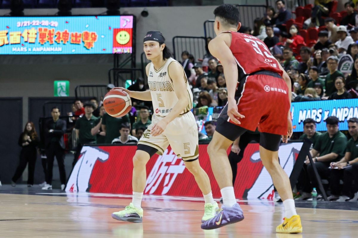 圖/高錦瑋本場完成個人生涯500助攻,並寫下TPBL聯盟首位本土球員千分里程碑。(記者陳志豪攝)