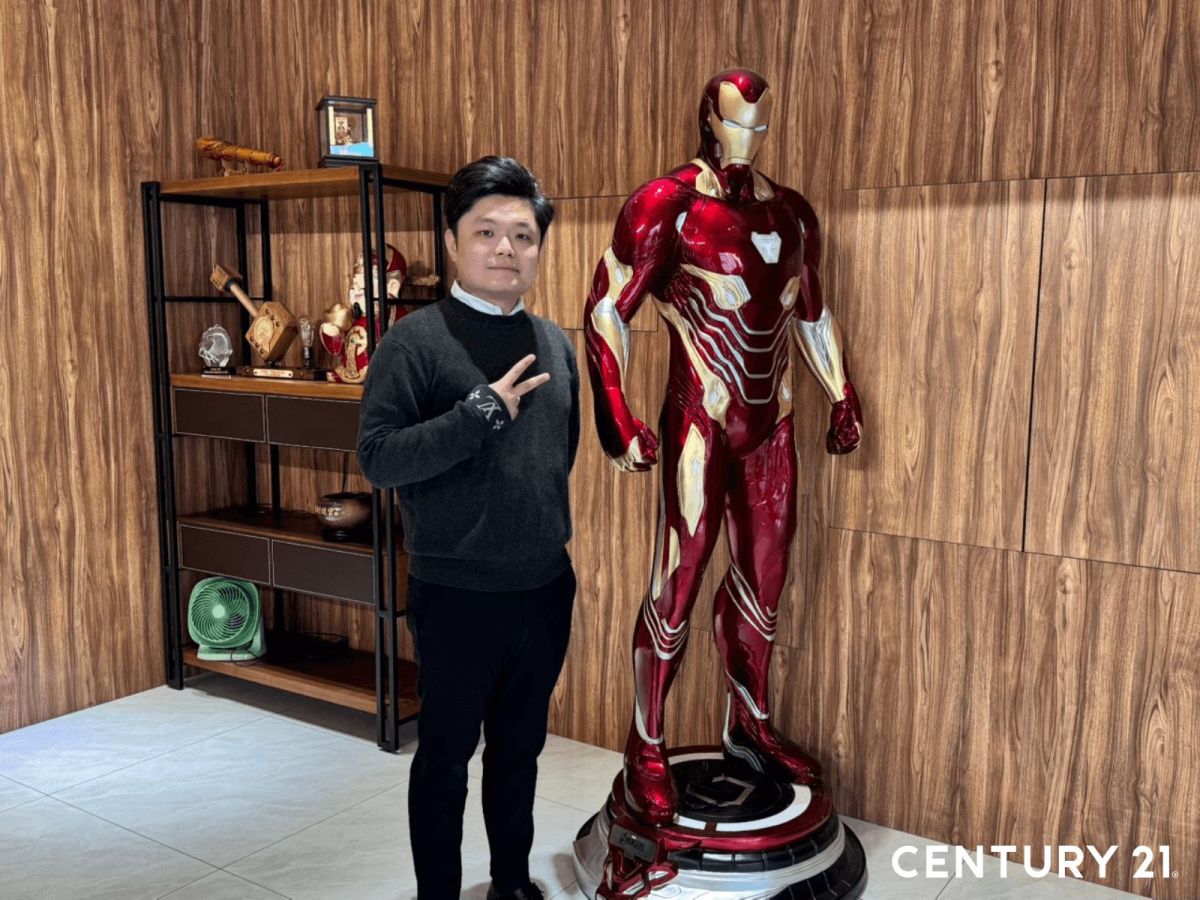 圖／人稱「房仲鋼鐵人」的徐浩凱，帶領團隊打造的 21世紀不動產中壢精彩體育園區加盟店（21世紀不動產 提供）