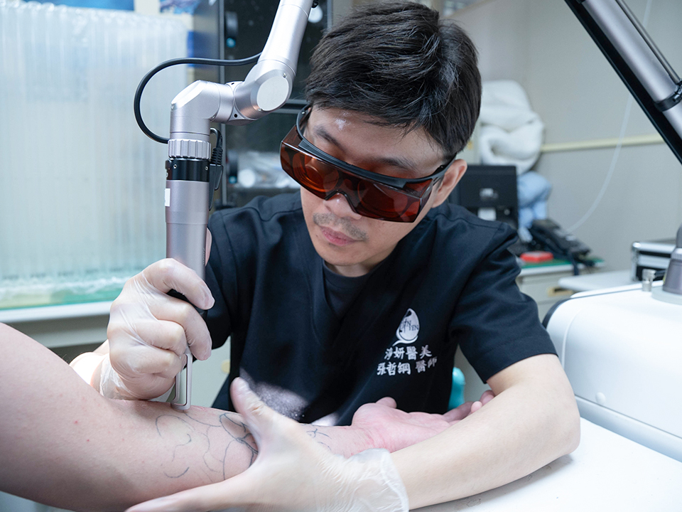 圖／淨妍醫療團隊提供專業雷射治療外，也安排完整衛教說明與術後照護指導，從生理到心理層面給予支持。（淨妍醫美提供）