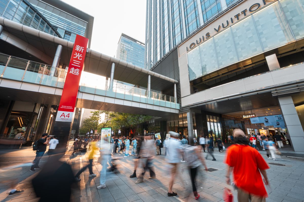 圖／信義商圈【國際視野】 以 BELLAVITA 營造等級回饋住宅，緊鄰新光、微風百貨，家與世界時尚同步。（創意家行銷 提供）