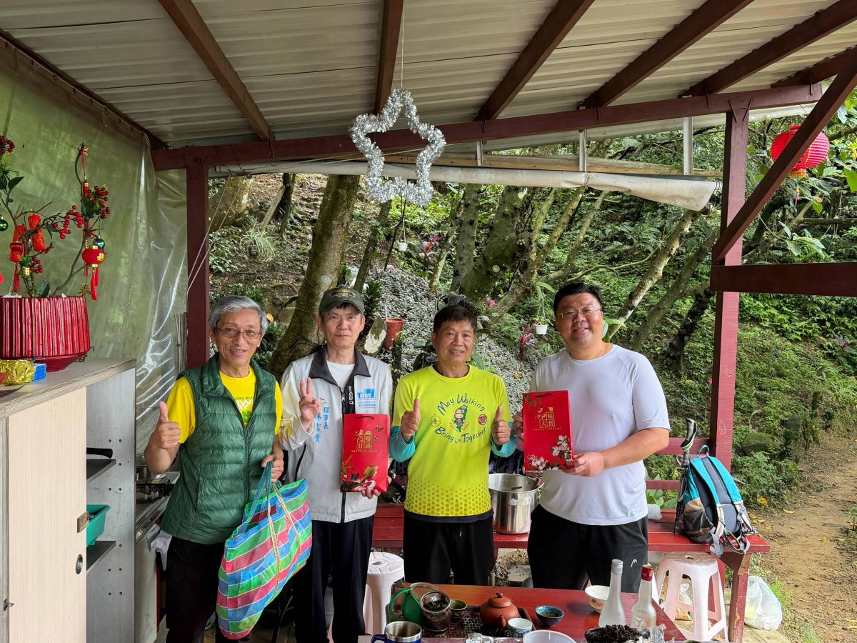圖/新北記協辦登山活動。(林富貴攝)