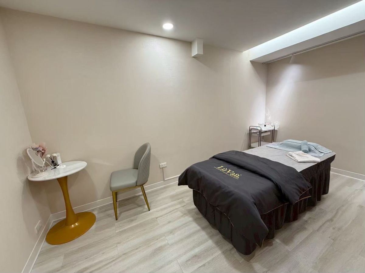 圖／露琺意府中店堅持使用GMP 製程保養品，結合專業儀器與手技。（業者提供）