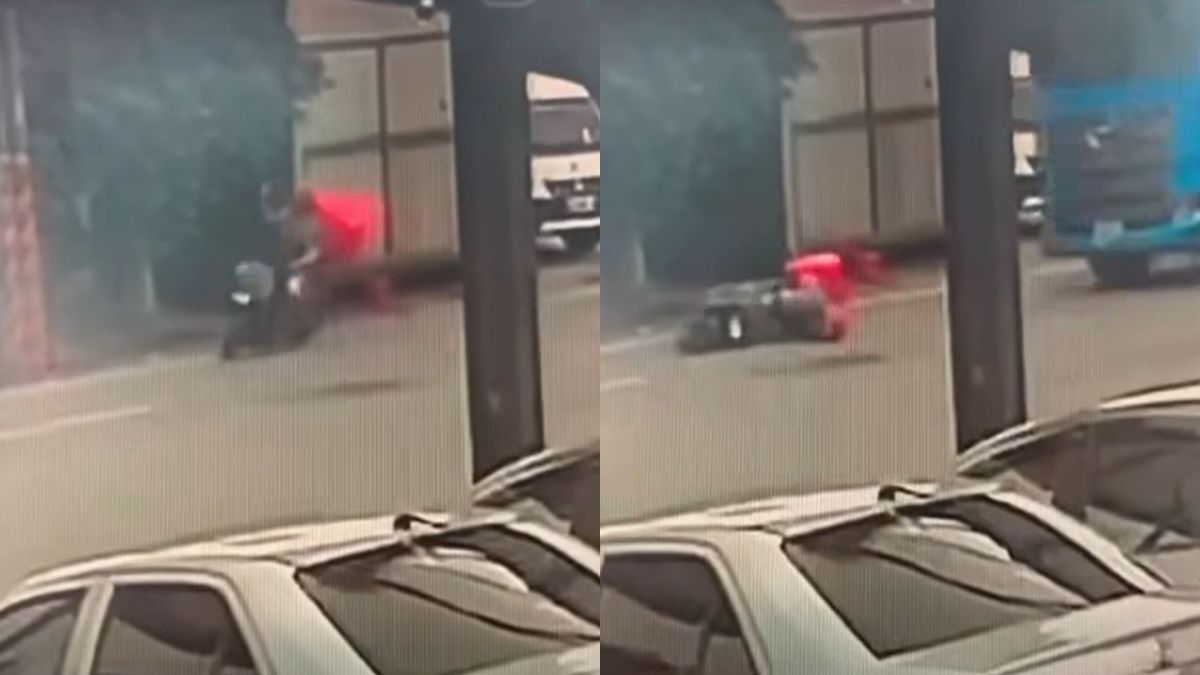 圖／外送員騎車行經環中東路時，突在路中倒地，隨後遭後方水泥預拌車輾壓。（翻攝 靠北違規 臉書）