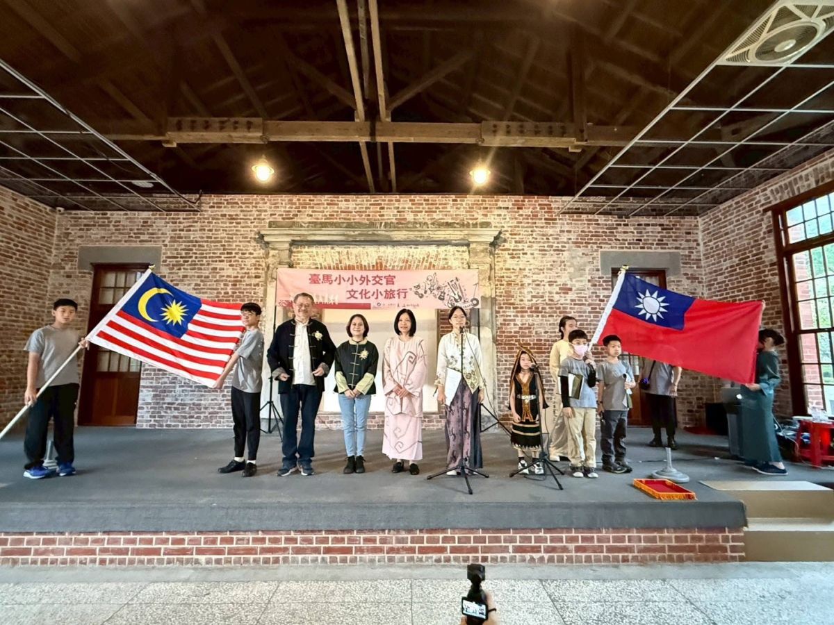 圖／小孩從小培養外交文化交流，所傳遞的真誠與感動的力量，令人驚艷不已。(記者葉均翻拍)
