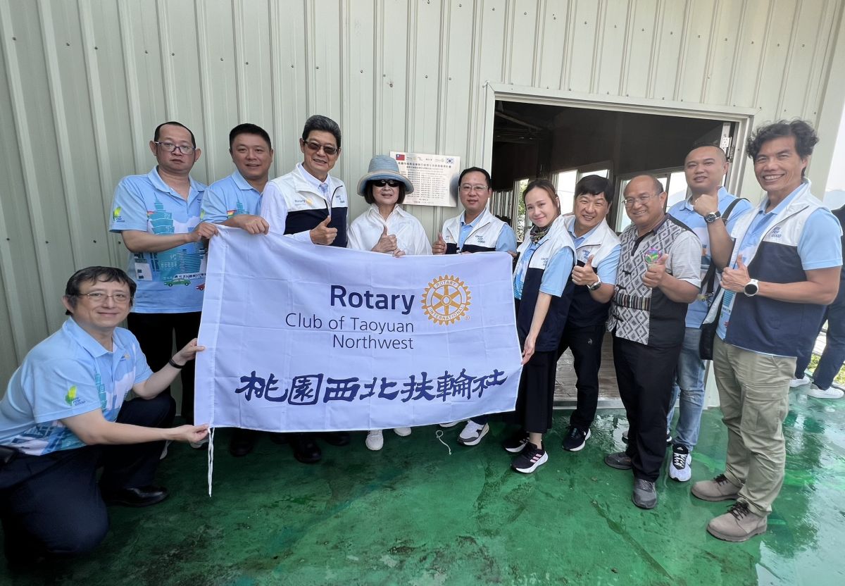 圖/桃園西北扶輪社揭牌儀式合影。(桃園西北扶輪社提供)