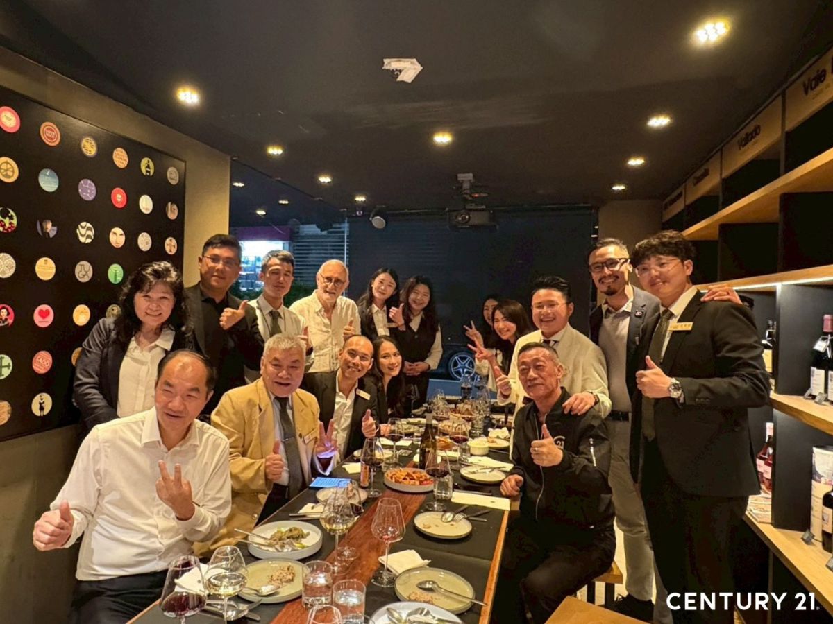 圖／21世紀不動產推出「CLUB21 菁英匯」，以高質感餐敘結合專業交流，打造房仲專屬學習社群平台。（21世紀不動產提供）