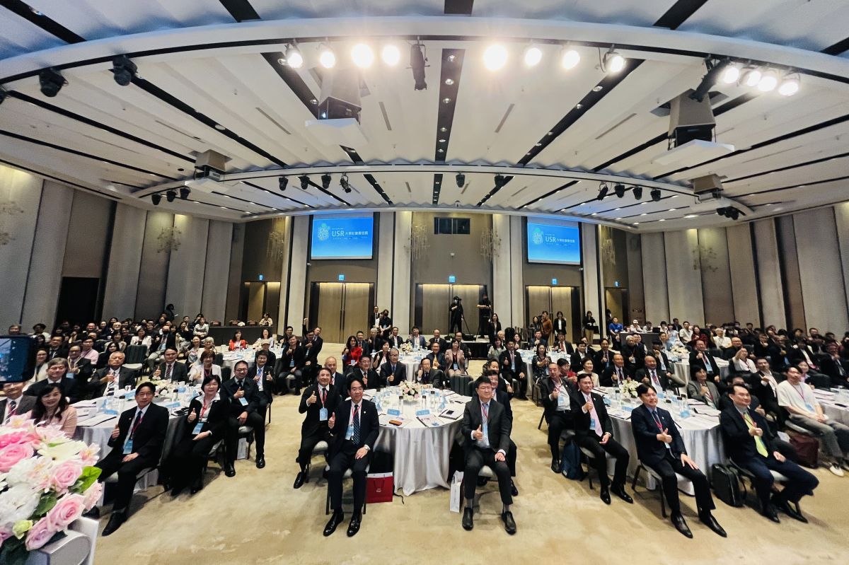 圖／教育部長鄭英耀部長肯定遠見創辦人高希均和副社長李建興十多年來對台灣大學推動USR的努力，更讚許國內大學在有限資源下，仍能將社會責任與校務治理緊密連結，為台灣永續發展提供重要解方。（東海大學提供）