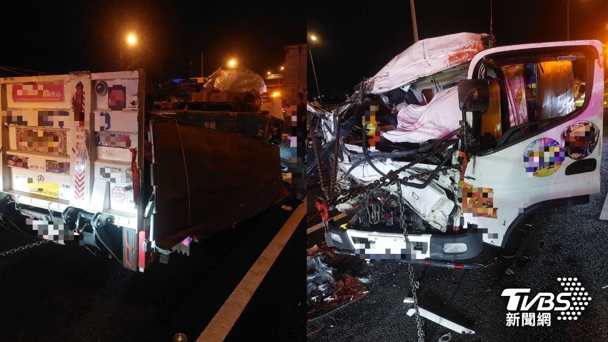 圖/小貨車頭嚴重毀損,駕駛當場死亡。(TVBS提供)