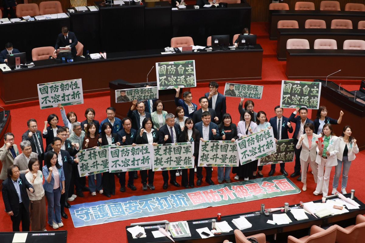 軍購特別條例打六折　李坤城轟藍白拖垮防衛量能