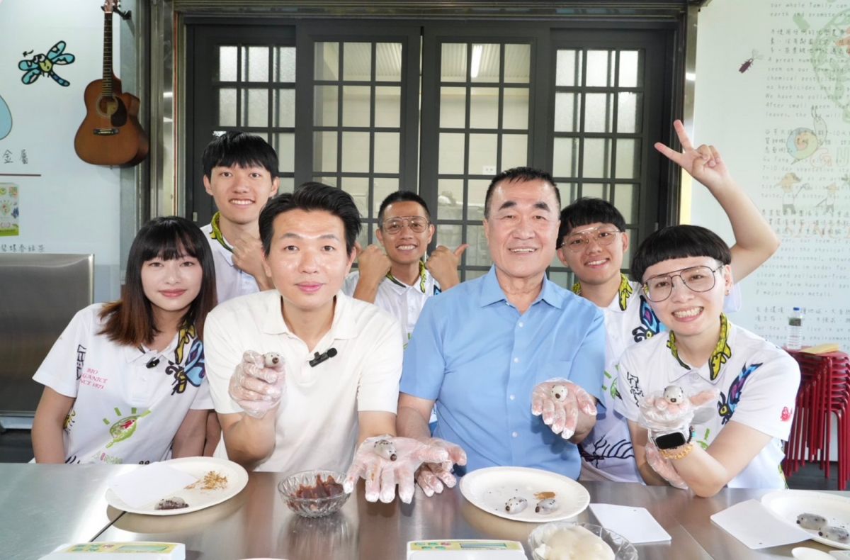 李四川三峽採茶談產業轉型　力推科技農業拚青年返鄉