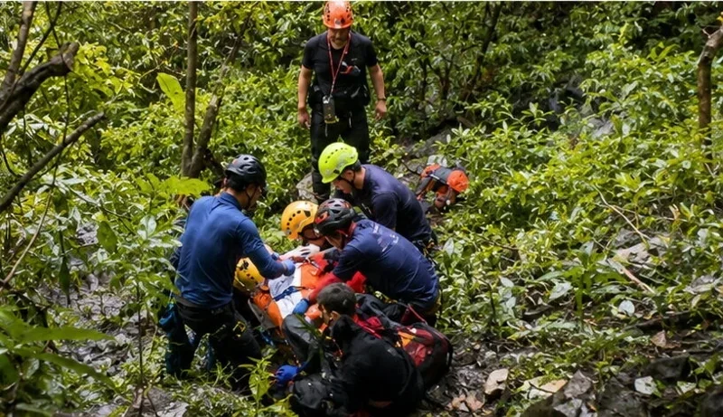 圖／台中蝴蝶谷落石砸登山團釀4死。（台中市消防局提供）