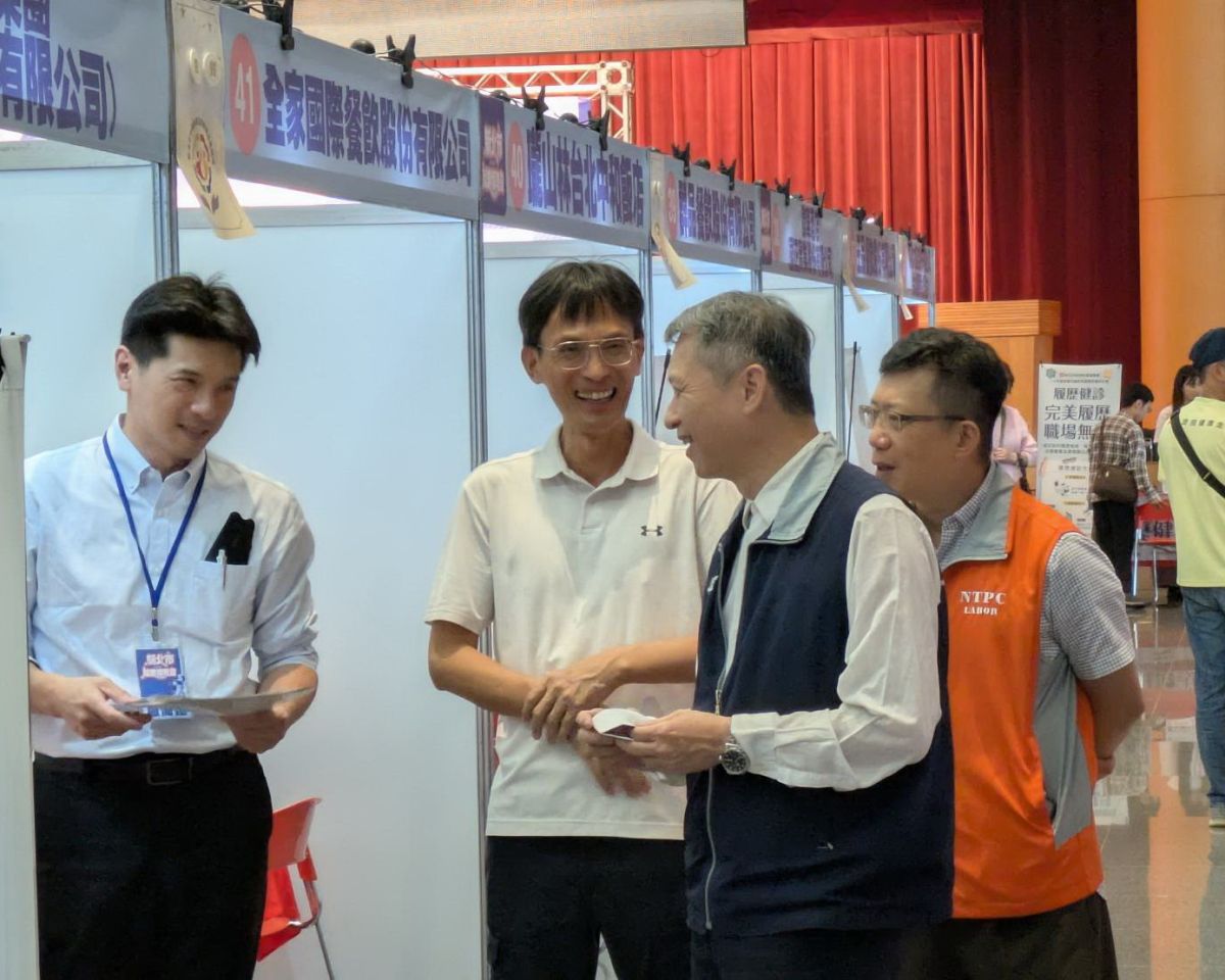 畢業生搶職缺熟齡族拚重返職場　就博會媒合率破五成
