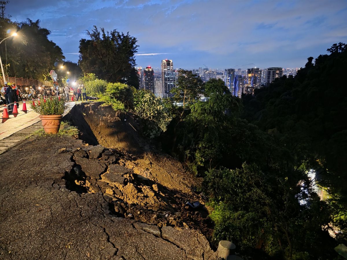 豪雨掏空邊坡釀崩塌　新北連夜搶修防災情擴大