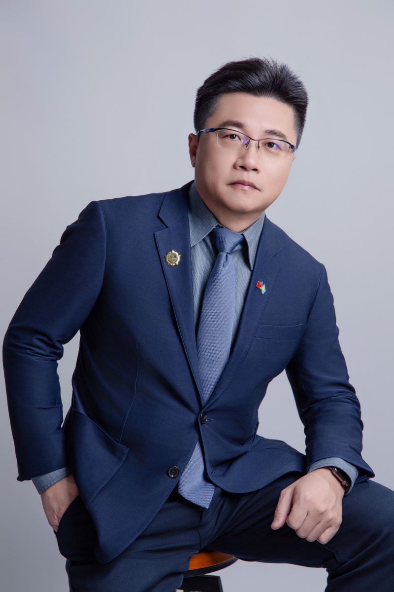 圖／張啓城獲邀擔任富毓診所顧問團團長。（主辦單位提供）