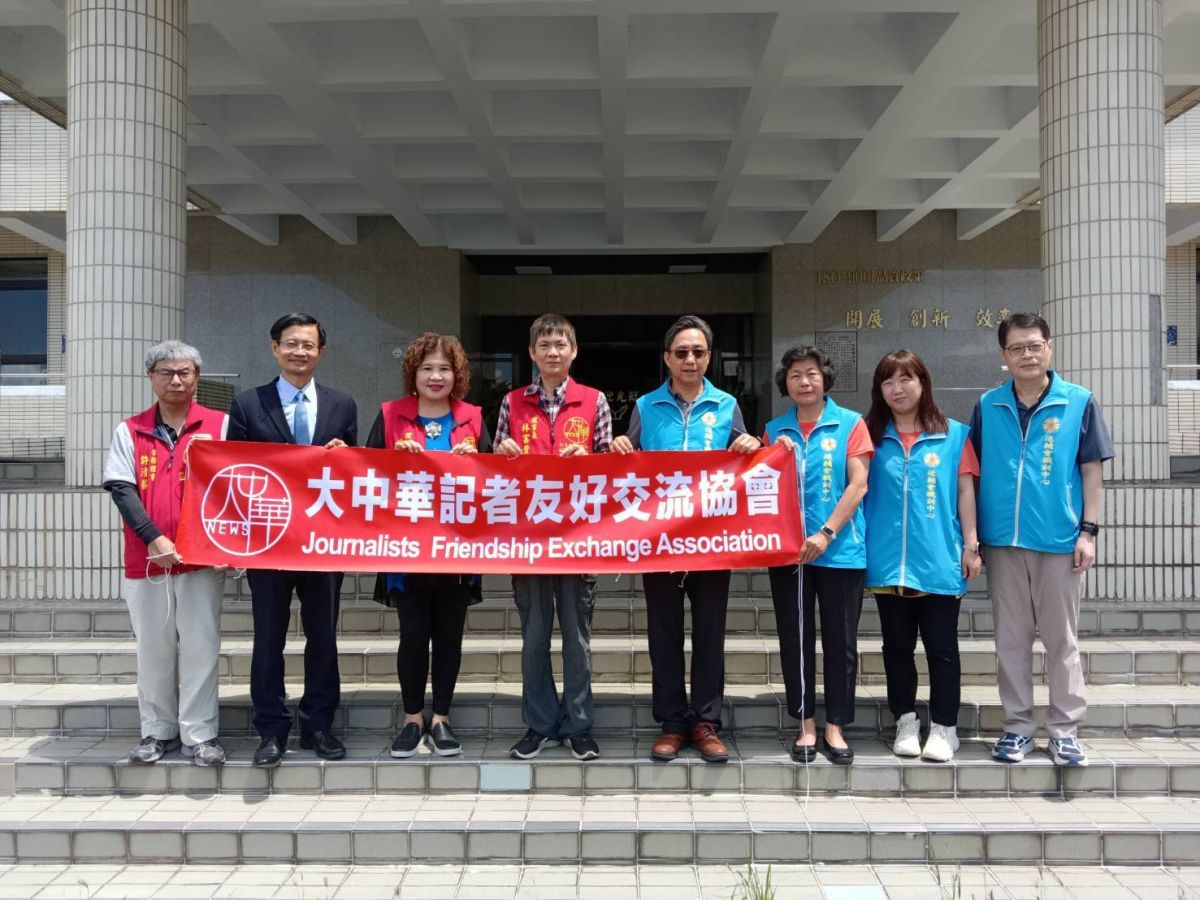 圖／參訪交流合影。（大中華記者友好交流協會提供）