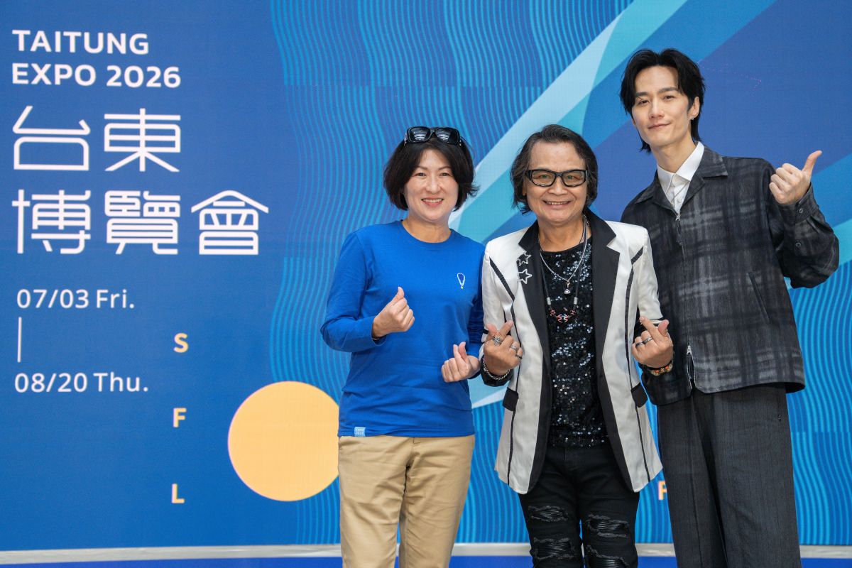 圖/台東縣長饒慶鈴與金曲歌王沈文程、創作才子李英宏合影。(台東縣政府提供)