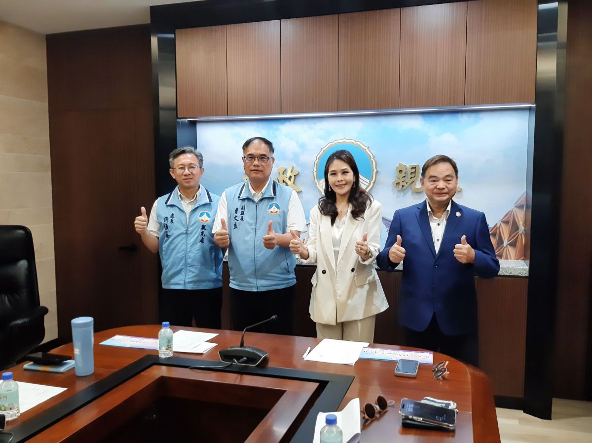 圖／紫青商會創會長潘欽章及全球城市選拔賽世界主席蕭美萍，拜會金門縣政府由副縣長李文良及觀光處長許績鑫(圖右至左)。（全球城市小姐活動主辦單位提供)