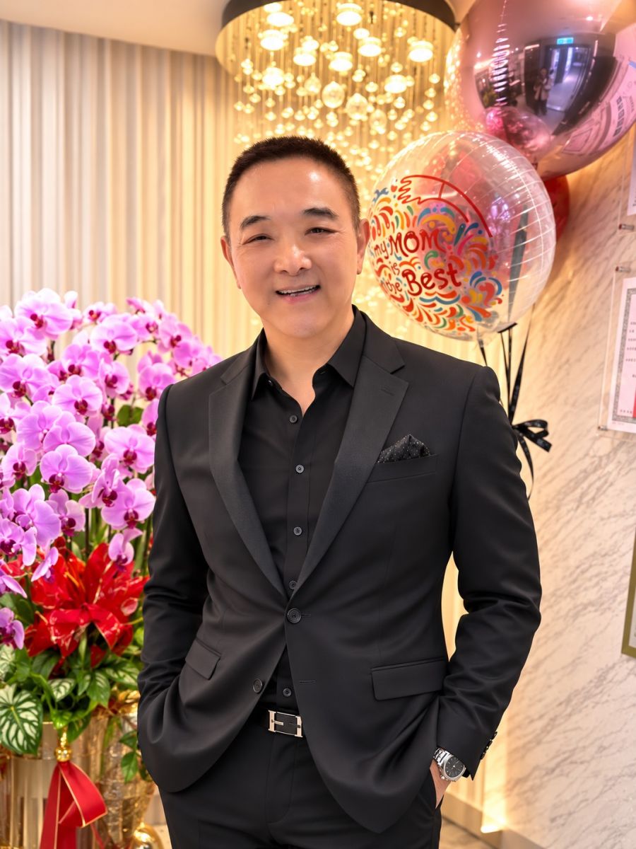 小亮哥讓老婆林姿佑，都嫉妒他的皮膚狀態很好。(陽光璨亮整型生醫集團提供)
